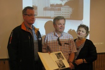 Esitelmä- ja muistelutilaisuuden asiantuntijat: K-Maatalous Oy:n asiakasvastaava, viljamies Ismo Turtiainen, kauppaneuvos Alpo Jordanin veljen pojan poika Jukka-Pekka Jordan ja ylimylläri Kaarlo Leikkaan tytär Raija Meklin. Tilaisuudessa oli esillä Sirpa Vihavaisen kotitalousopettajan erikoistyö "Vehnän jauhatus ja vehnätuotteet Savonlinnan valssimyllyssä", jonka laitteistokuvia vuodelta 1963 heijastettiin kaikkien nähtäväksi.